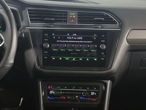 Used 2022 Volkswagen Tiguan SE R-Line image 24