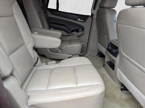Used 2019 Chevrolet Tahoe LT w/ Luxury Package image 28