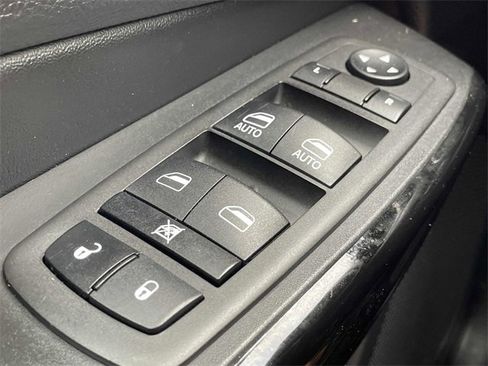 Used 2023 Jeep Cherokee Altitude Lux image 10