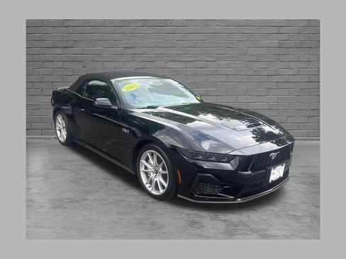 Used 2025 Ford Mustang GT Premium RWD image 1