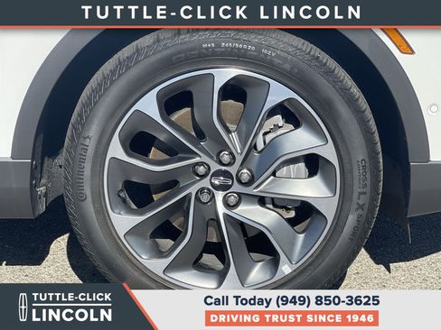 Certified 2022 Lincoln Nautilus Reserve w/ Equipment Group 201A image 10