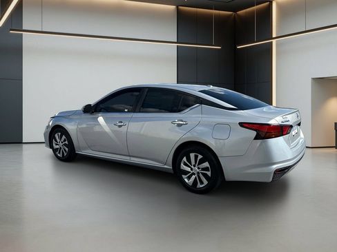 Used 2020 Nissan Altima 2.5 S FWD image 3