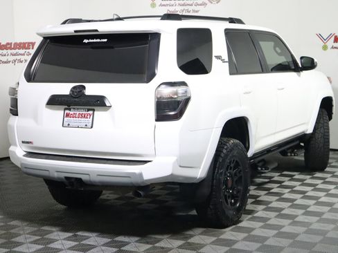 Used 2019 Toyota 4Runner TRD Off-Road Premium AWD/4WD image 5