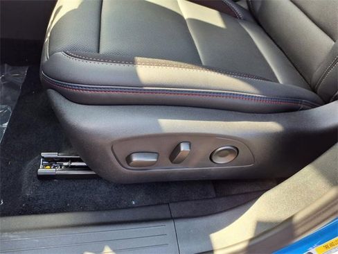 New 2025 Chevrolet Equinox EV RS image 9