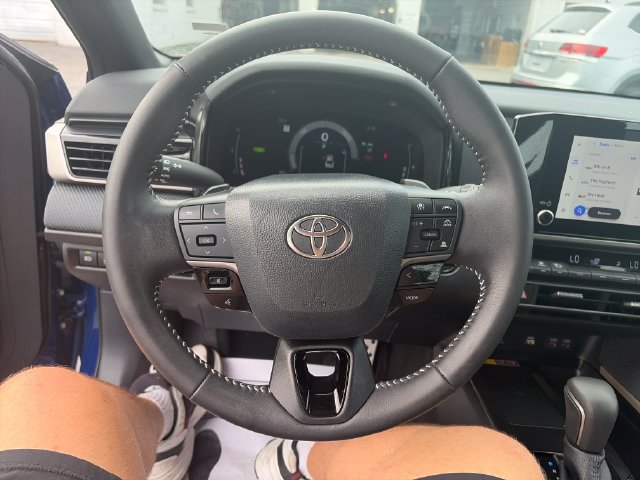 Used 2026 Toyota Camry SE FWD image 14