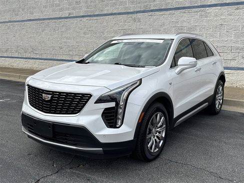 Used 2023 Cadillac XT4 Premium Luxury w/ Cold Weather Package image 3