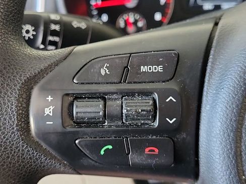 Used 2017 Kia Sorento LX image 25