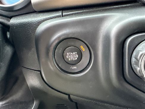 Used 2018 Jeep Wrangler Unlimited Sport S image 28