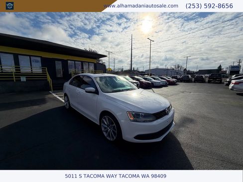 Used 2011 Volkswagen Jetta SE image 4