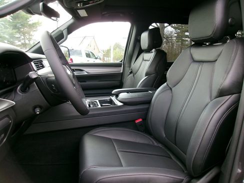 New 2026 Jeep Grand Wagoneer L Limited AWD/4WD image 6