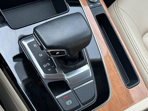 Used 2023 Audi Q5 Premium image 20