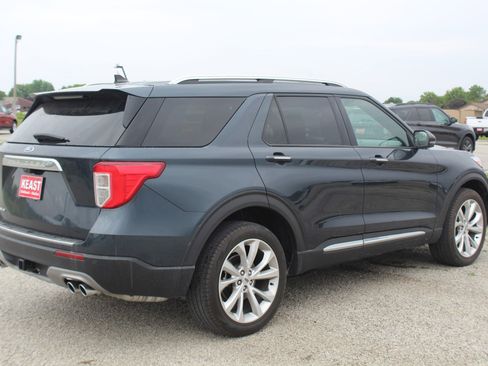 Used 2023 Ford Explorer Platinum w/ Premium Technology Package image 5