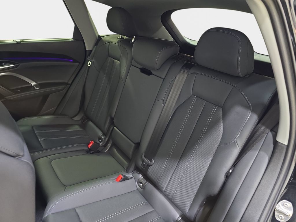 Used 2025 Audi Q5 Premium Plus w/ Premium Plus AWD/4WD image 17
