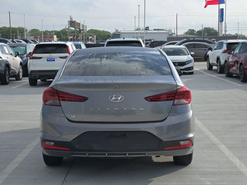 Used 2019 Hyundai Elantra SE image 5