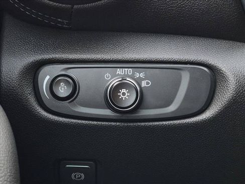 Used 2021 Chevrolet Blazer LT FWD image 15