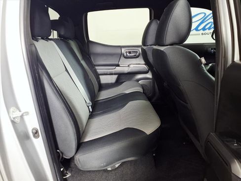 Used 2023 Toyota Tacoma TRD Off-Road image 11