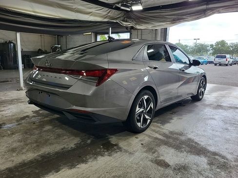 Used 2023 Hyundai Elantra SEL w/ Convenience Package FWD image 4
