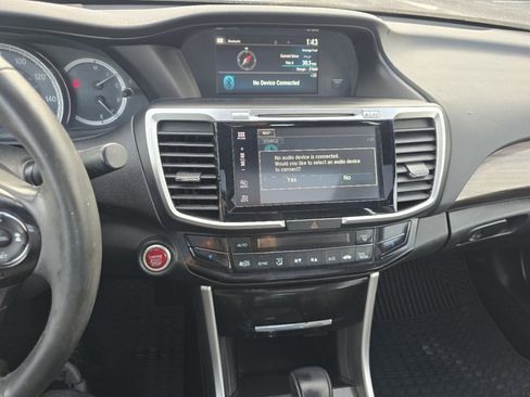 Certified 2017 Honda Accord EX-L image 30