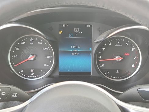 Used 2021 Mercedes-Benz GLC 300 4MATIC image 11