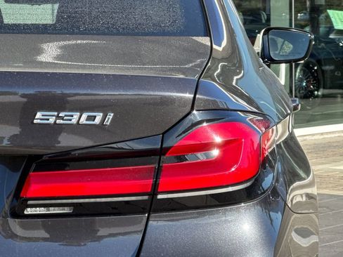 Used 2021 BMW 530i w/ Convenience Package image 32