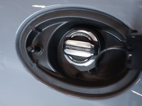 Certified 2024 Porsche 911 Carrera RWD image 28