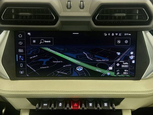 Used 2026 Lamborghini Urus SE AWD/4WD image 13