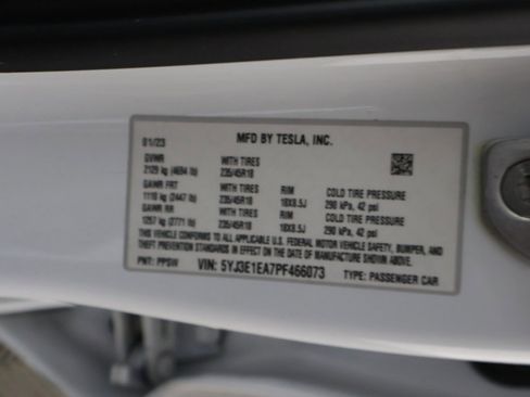 Used 2023 Tesla Model 3 Standard Range image 57