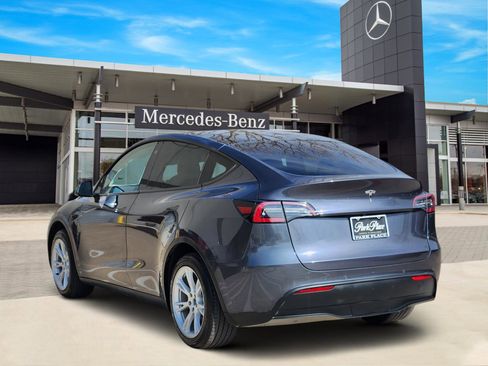 Used 2020 Tesla Model Y Long Range image 4