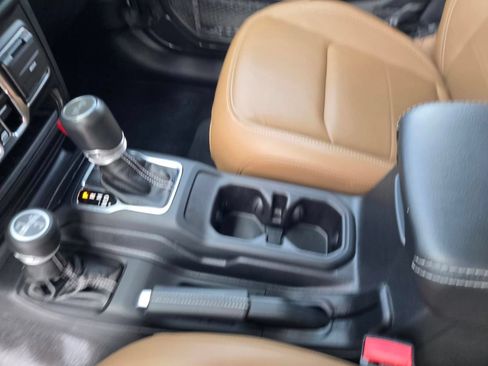 Used 2023 Jeep Wrangler Unlimited Sahara AWD/4WD image 24