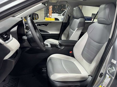 Certified 2024 Toyota RAV4 XLE Premium AWD/4WD image 15