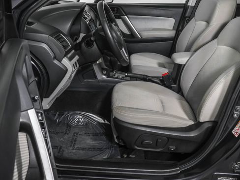 Used 2017 Subaru Forester 2.5i Premium image 22