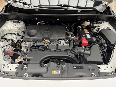 Used 2020 Toyota RAV4 LE image 27