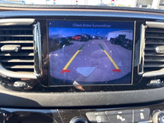Used 2017 Chrysler Pacifica Touring-L FWD image 47