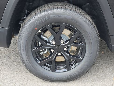 New 2026 Jeep Grand Cherokee L 4WD image 7