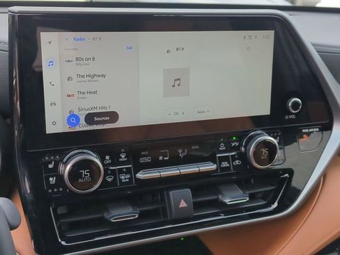 New 2026 Toyota Highlander Platinum image 19