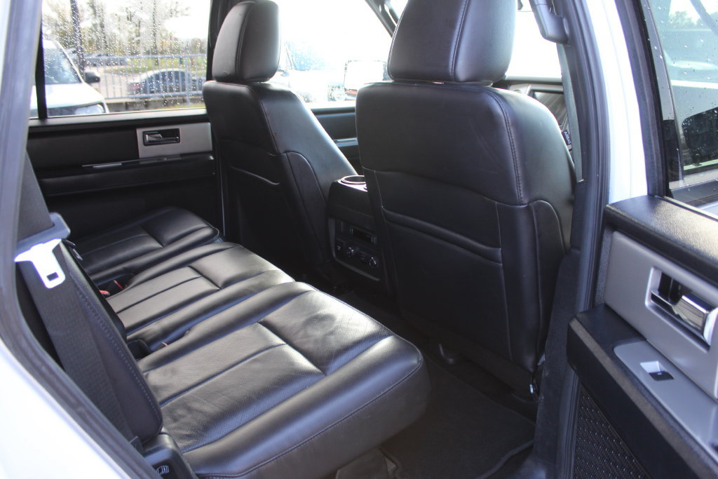 Used 2017 Ford Expedition XLT w/ Equipment Group 201A AWD/4WD image 14