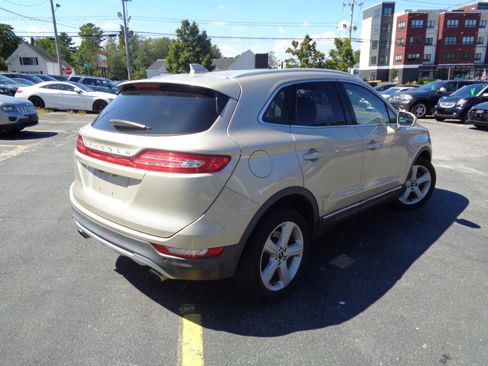 Used 2017 Lincoln MKC Premiere image 4