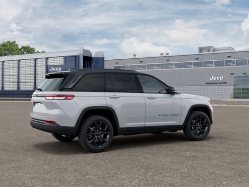 New 2025 Jeep Grand Cherokee Limited AWD/4WD image 4
