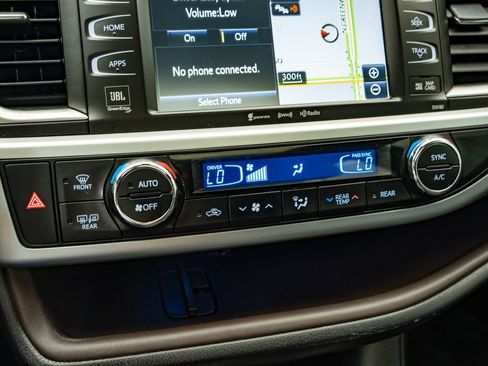 Used 2017 Toyota Highlander Limited w/ Protection Package #3 AWD/4WD image 37