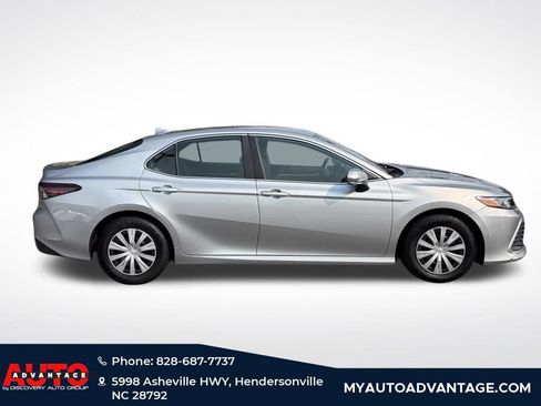 Used 2022 Toyota Camry LE FWD image 2