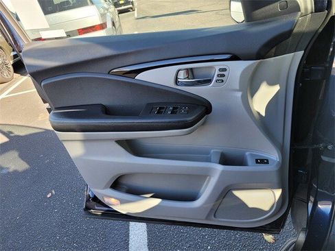 Used 2018 Honda Pilot Elite image 27