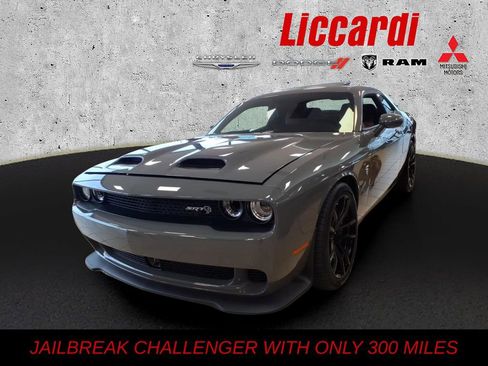 Used 2023 Dodge Challenger SRT Hellcat image 3