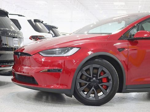 Used 2024 Tesla Model X Plaid image 2