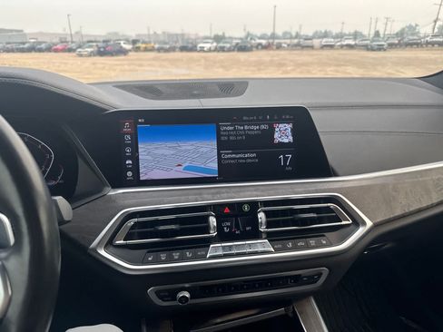 Used 2020 BMW X5 xDrive40i w/ M Sport Package AWD/4WD image 17