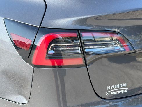 Used 2023 Tesla Model 3 Standard Range image 10