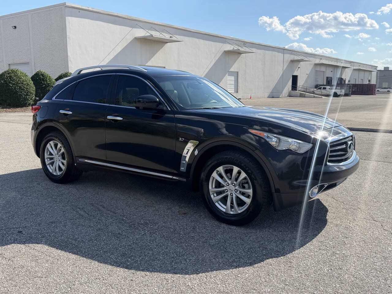 Used 2014 INFINITI QX70 2WD w/ Premium Package image 5