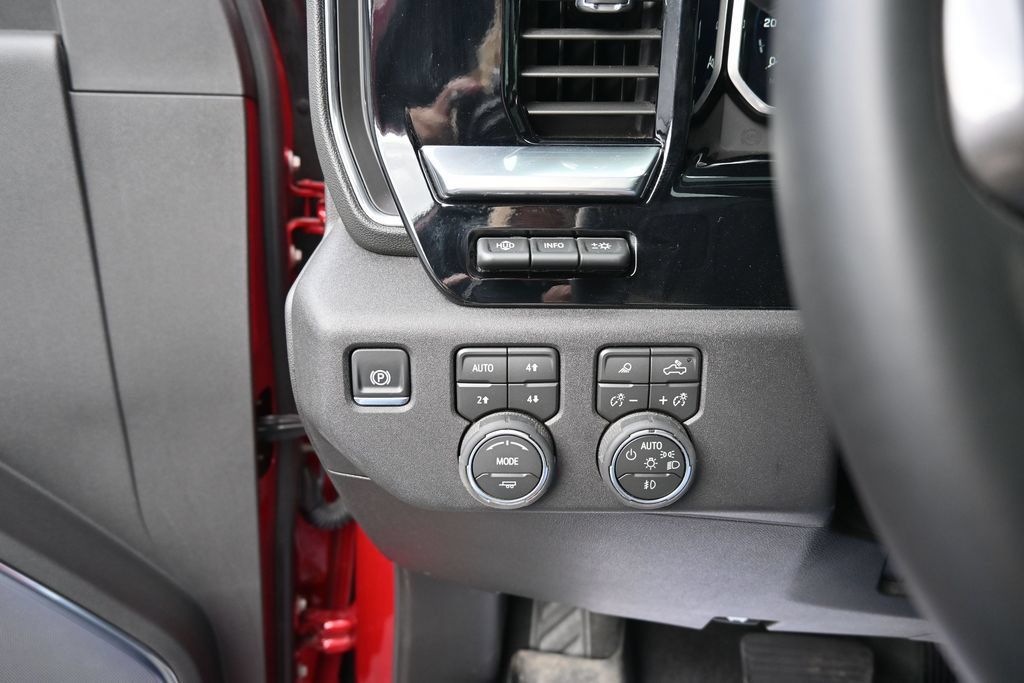 Used 2026 Chevrolet Silverado 3500 High Country w/ High Country Premium Package AWD/4WD image 29