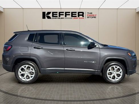 Certified 2024 Jeep Compass Sport image 6