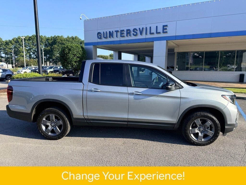 Used 2025 Honda Ridgeline TrailSport image 4