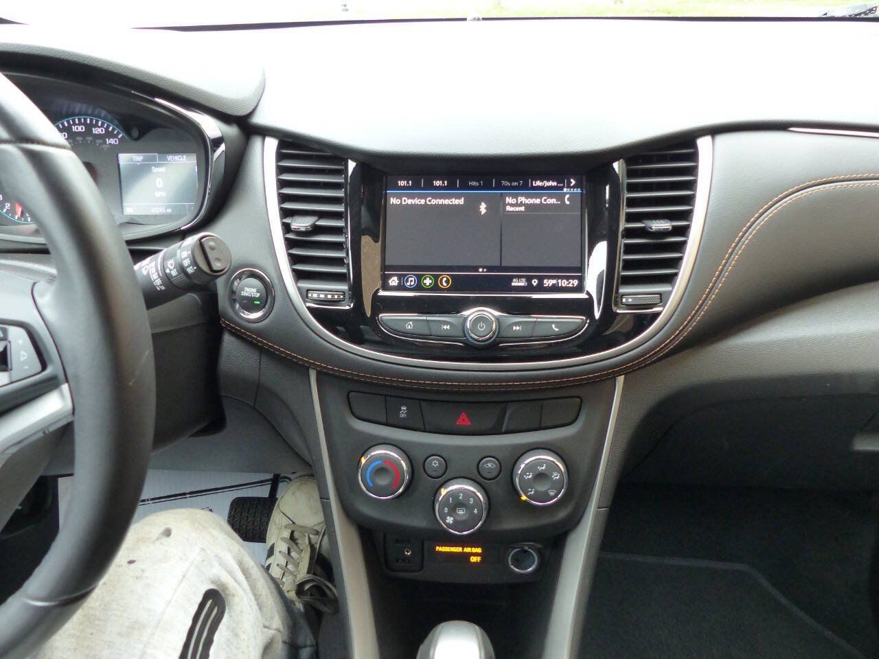 Used 2019 Chevrolet Trax LT w/ LT Convenience Package FWD image 27